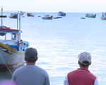 Bình Thuận: Cứu 12 ngư dân gặp nạn về đón Tết an toàn