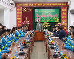 Bí thư Thành ủy Hà Nội chúc Tết công nhân vệ sinh môi trường