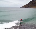 Trải nghiệm lướt sóng ở bán đảo Lofoten (Na Uy)