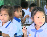 Duy trì bữa ăn trưa cho học sinh vùng đồng bào dân tộc thiểu số