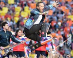 Chuẩn bị phát hành album mới, thủ lĩnh Coldplay vùi mình trong phòng thu