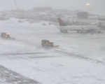 Mỹ: Hàng trăm chuyến bay bị hủy do bão tuyết