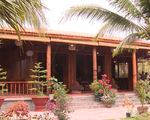 Căn nhà 6 tỷ làm từ 4.000 cây dừa lão ở Vĩnh Long