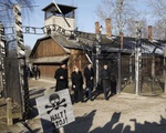 Thủ tướng Đức lần đầu thăm trại tập trung ở Ba Lan