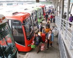 Lượng khách đổ về các bến xe Hà Nội giảm hơn so với năm ngoái