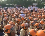 4.999 trẻ em Ấn Độ đội mũ bảo hiểm