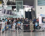 Sân bay Nội Bài tiếp tục hạn chế người đưa tiễn