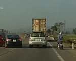 Xế hộp vượt ẩu gây tai nạn trên tuyến tránh TP Vinh