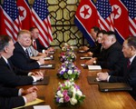 CẬP NHẬT Hội nghị Thượng đỉnh Mỹ - Triều lần 2: Tổng thống Donald Trump và Chủ tịch Kim Jong-un cười vui vẻ trong phòng họp