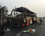 Bình Thuận: Xe khách giường nằm bị cháy rụi, không có thương vong về người
