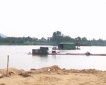 TT-Huế: Điều tra làm rõ việc khai thác cát trái phép trên sông Hương