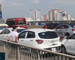 Giao thông tê liệt nhiều giờ trên cầu Sài Gòn sau tai nạn liên hoàn