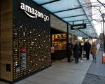 Amazon lần đầu mở cửa hàng Amazon Go nhận tiền mặt
