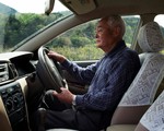 Nhật Bản cấp giấy phép lái xe riêng cho người cao tuổi
