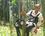Nông dân Ấn Độ tận dụng xe máy cũ sáng chế máy leo cây