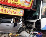Nam Định: Xe khách lao vào nhà dân làm 1 người chết, 3 người bị thương