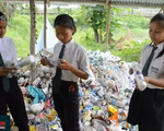Ấn Độ: Đóng học phí bằng rác thải nhựa