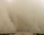Kinh hoàng bão cát khổng lồ tại Tân Cương, Trung Quốc