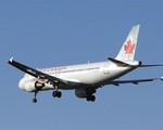 Máy bay Canada chở gần 300 hành khách hạ cánh khẩn cấp tại Mỹ