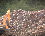 Chôn lấp rác gây lãng phí và ô nhiễm môi trường