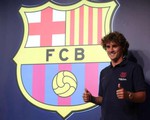 Antoine Griezmann rạng rỡ trong ngày tới Barcelona