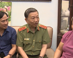 Bộ trưởng Bộ Công an Tô Lâm thăm và tặng quà các gia đình liệt sỹ