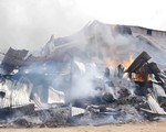 Bình Định: Cháy nhà kho chứa dăm gỗ