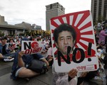 Tổng thống Hàn Quốc đề nghị Nhật Bản đối thoại giảm căng thẳng