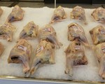 Thịt gà trong nước cạnh tranh với gà nhập khẩu giá rẻ
