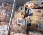 Thịt gà giá rẻ ồ ạt vào Việt Nam