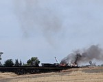 Máy bay Mỹ chở 10 người bốc cháy khi mới cất cánh