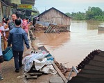 Sụt lún nghiêm trọng làm sạt lở 9 căn nhà xuống sông ở Sóc Trăng