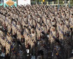 Iran phô diễn sức mạnh quân sự