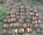 Quảng Trị: Phát hiện gần 300 quả bom bi và đầu đạn