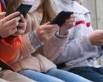 Đức: Đa số phụ huynh ủng hộ cấm điện thoại di động trong trường học