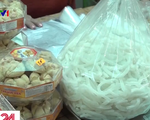 TP.HCM tăng cường kiểm tra các chợ bán bánh mứt kẹo dịp cận Tết