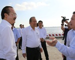 Phó Thủ tướng Trương Hòa Bình thăm và làm việc tại cảng Long An