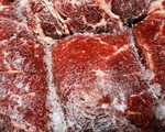 Lại phát hiện virus SARS-CoV-2 trên bao bì thịt bò Brazil