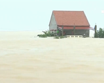 Quảng Bình trong biển nước lũ: Khi nóc nhà là nơi cao nhất để trú ẩn