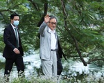 Thủ tướng Nhật Bản Suga Yoshihide đi dạo quanh Hồ Hoàn Kiếm buổi sáng