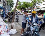 Người dân Đà Nẵng đổ xô mua đồ phòng, chống bão số 9