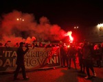 Hàng nghìn người biểu tình phản đối các biện pháp kiểm soát COVID-19 mới tại Italy