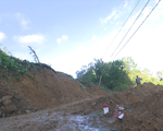 Mất điện, khối lượng đất đá lớn cản trở cứu hộ vụ sạt lở ở Quảng Nam