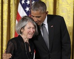 Nữ nhà thơ người Mỹ Louise Elisabeth Glück nhận giải Nobel Văn học 2020