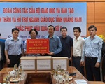 Bộ GD&ĐT trao quà gần 10 tỷ đồng cho ngành Giáo dục 4 tỉnh miền Trung