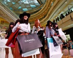 Giới nhà giàu Trung Quốc mua sắm gấp đôi bất chấp đại dịch