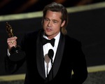 Brad Pitt dành tặng tượng vàng Oscar cho các con