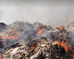Cháy bãi rác rộng hàng nghìn m2 tại Bình Dương