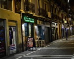 Tây Ban Nha: Đường phố vắng lặng trong ngày đầu phong tỏa