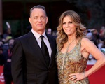 Trở về Mỹ, vợ chồng Tom Hanks tiếp tục cách ly điều trị